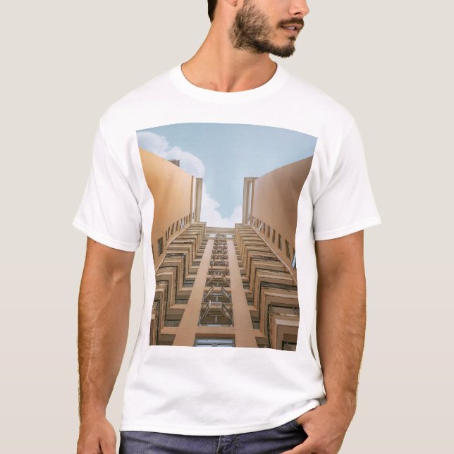 Sunny Street Walk T-Shirt (Vorderseite)