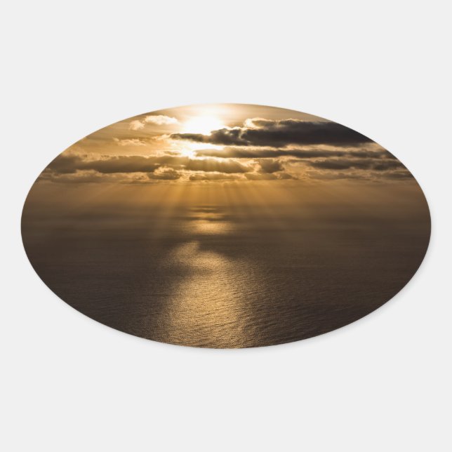 Sunrise above the Atlantic ocean Ovaler Aufkleber (Vorderseite)