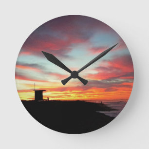 Sunrise at Newport Beach, CA Runde Wanduhr