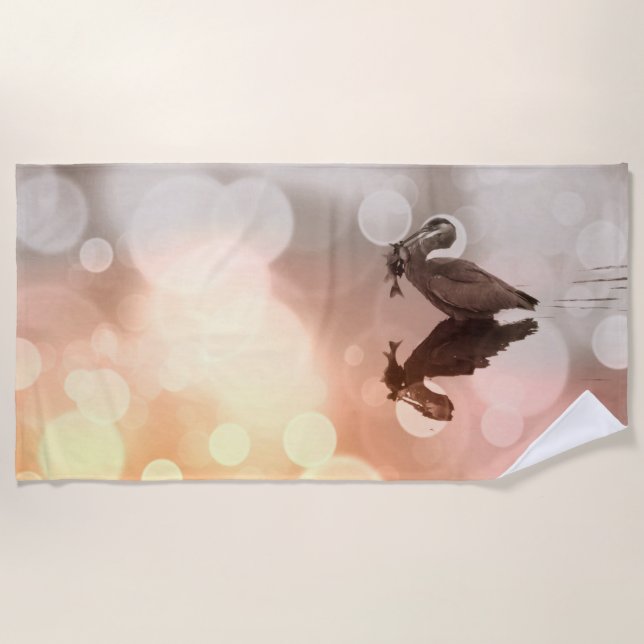 Sunrise Great Blue Heron Reflektion Strandtuch (Vorderseite)