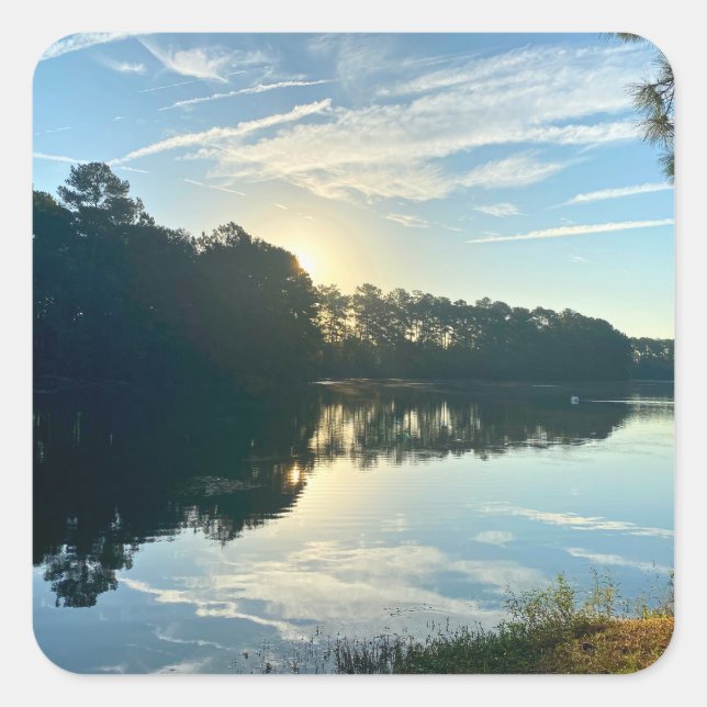 Sunrise Over A Georgia Lake Quadratischer Aufkleber (Vorderseite)