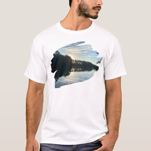 Sunrise Over A Georgia Lake T-Shirt (Vorderseite)