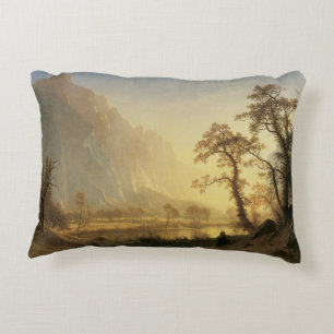 Sunrise, Yosemite Valley von Albert Bierstadt Dekokissen