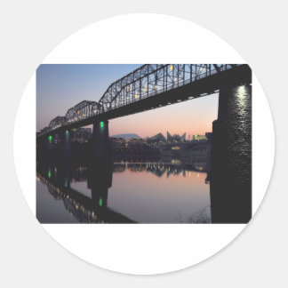 Sunset Bridge Runder Aufkleber