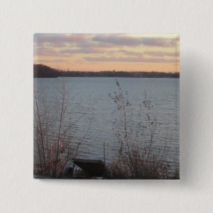 Sunset Button am Seeufer
