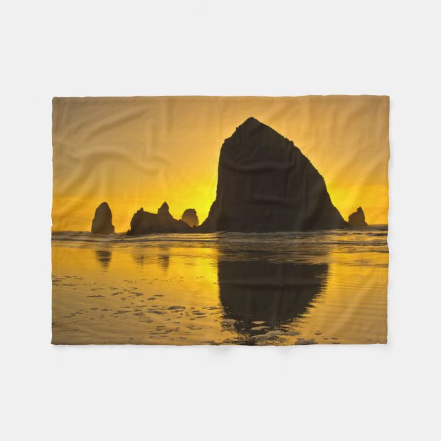 Sunset, Cannon Beach, Oregon, USA Fleecedecke (Vorderseite (Horizontal))
