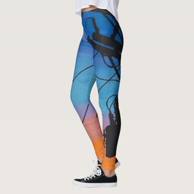'Sunset Hum' Gemälde auf einem Leggings (Links)