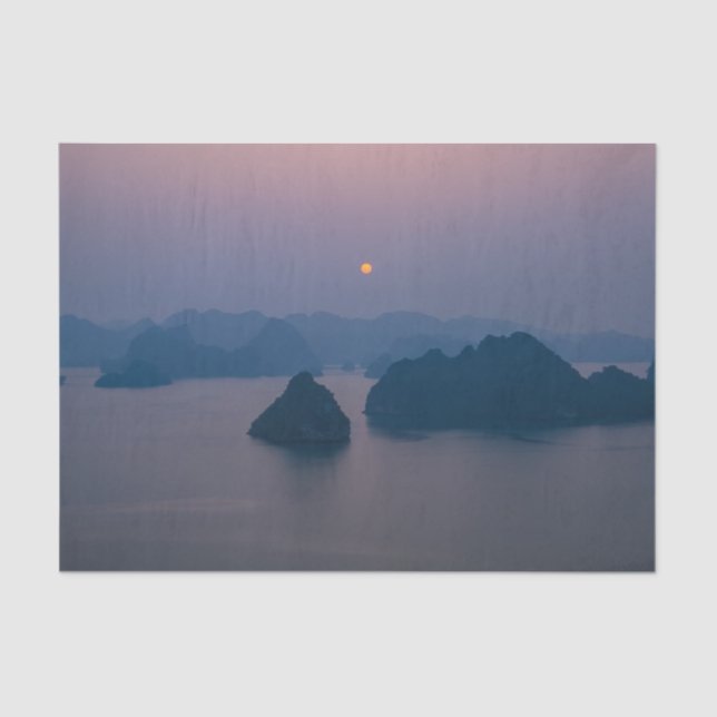 Sunset over Halong Bay - Vietnam, Asien Seidenpapier (Vorderseite)