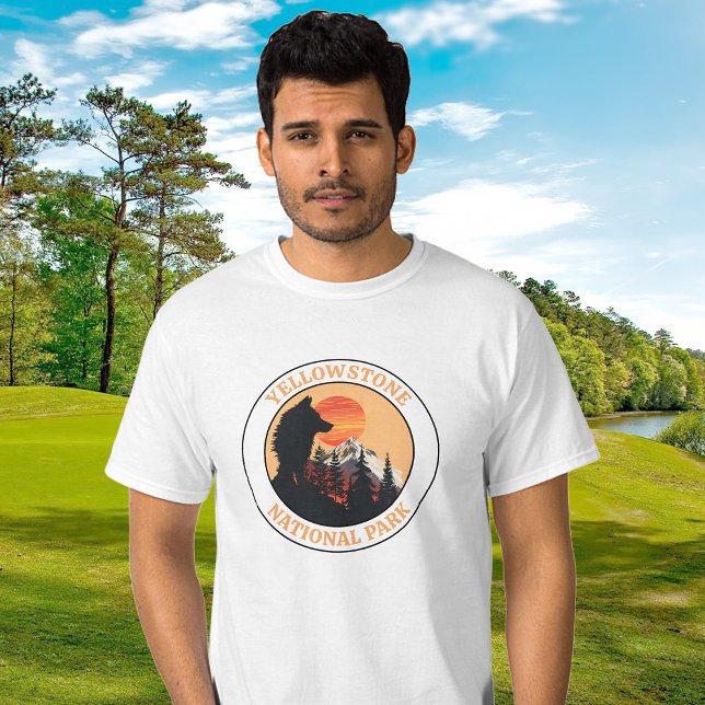 Sunset Wolf Art, Yellowstone Nationalpark, Circle T-Shirt (Von Creator hochgeladen)