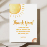 Sunshine 1. Geburtstag Danke Karte<br><div class="desc">Feiern Sie die Wärme und Freude, die Ihr Kleiner in Ihr Leben mitgebracht hat mit diesem "Hier kommt die Sonne Boho Sonnenschein Danke, Einladung." Genießen Sie die böhmischen Lebensräume und den Retro-Charme, wie Sie Ihre Dankbarkeit zum Ausdruck bringen. Das sonneninspiriert Design und die lebhaften Farben verleihen Ihrem Baby Duschkarten ein...</div>