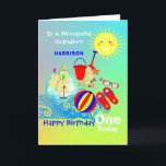 Sunshine Beach Theme Grandson Happy Birthday Karte<br><div class="desc">Die niedliche Sonne,  die sich über eine Kinderbuckel am Meer und den Platz an der Seite einer lustigen Sandburg erstreckt,  So ein lustiges und farbenfrohes Design und einfach zu anpassen mit einem Namen,  Alter und Nachricht,  für diese besondere Touch ohne Aufpreis.</div>