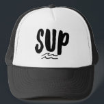 SUP Steppschuh Schwarz  Truckerkappe<br><div class="desc">LKWs bedruckt mit "SUP" Schwarz-Weiß-Wave-Design für alle,  die Lieben auf Paddelbrett aufzustehen.</div>