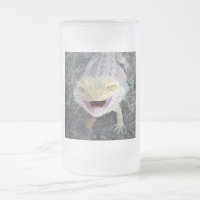 Super glücklicher bärtiger Drache