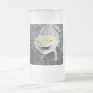 Super glücklicher bärtiger Drache Mattglas Bierglas