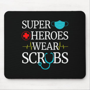 Super Helden tragen Scrubs und nähren Niedliche me Mousepad