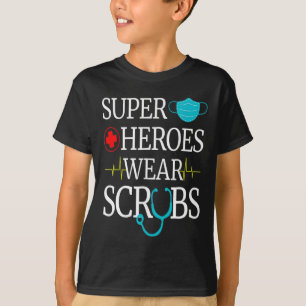 Super Helden tragen Scrubs und nähren Niedliche me T-Shirt
