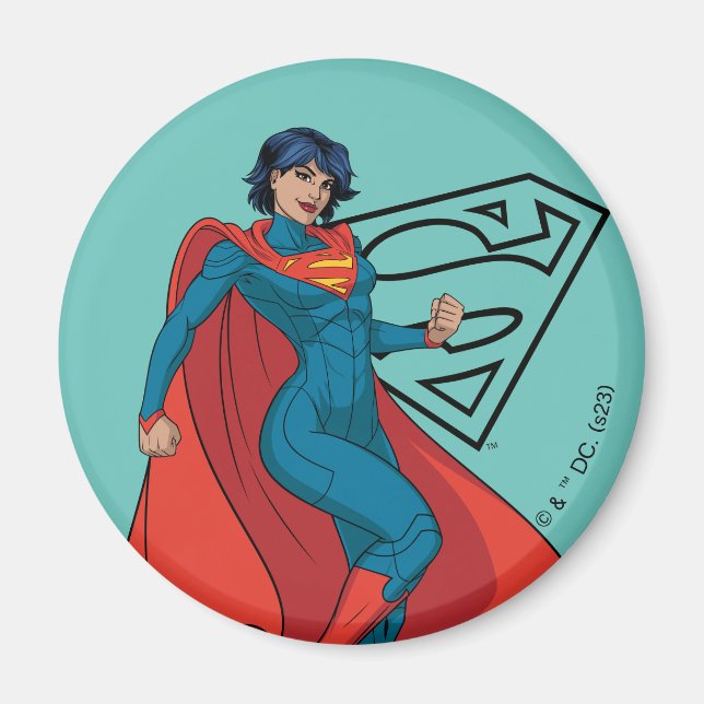 Supergirl Hovering in Blue Anzug Magnet (Vorne)