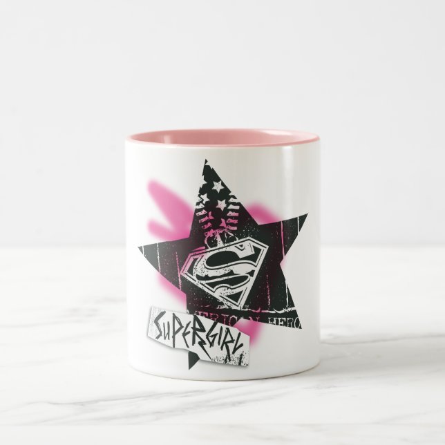 Supergirl Pink Spray Paint Star Zweifarbige Tasse (Mittel)
