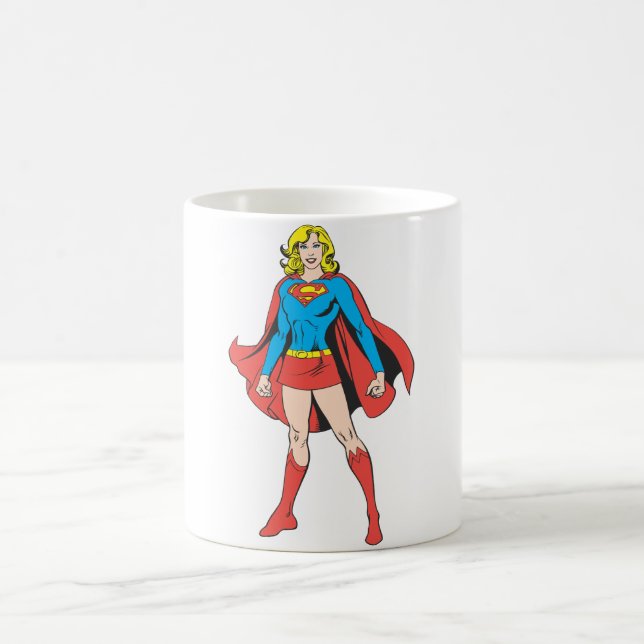 Supergirl-Posen Tasse (Mittel)