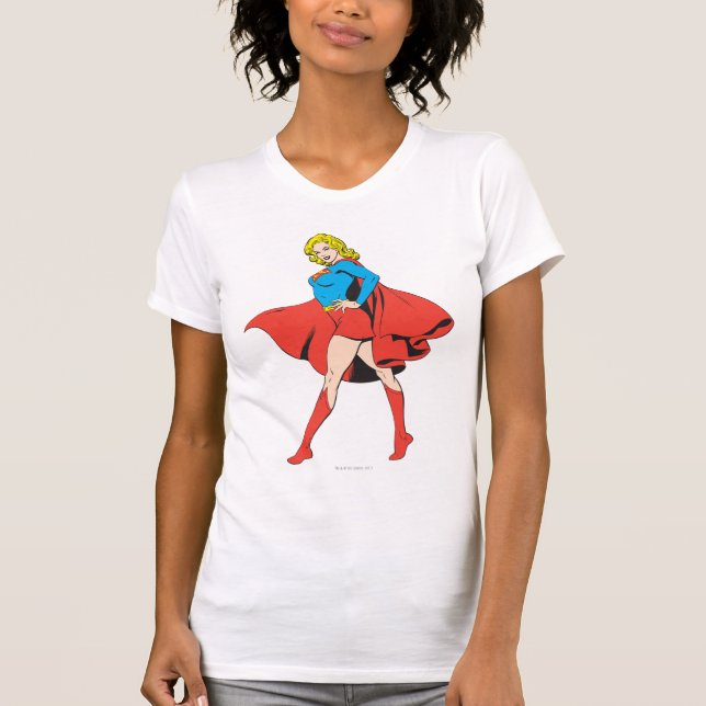 Supergirl schlägt eine Pose T-Shirt (Vorderseite)