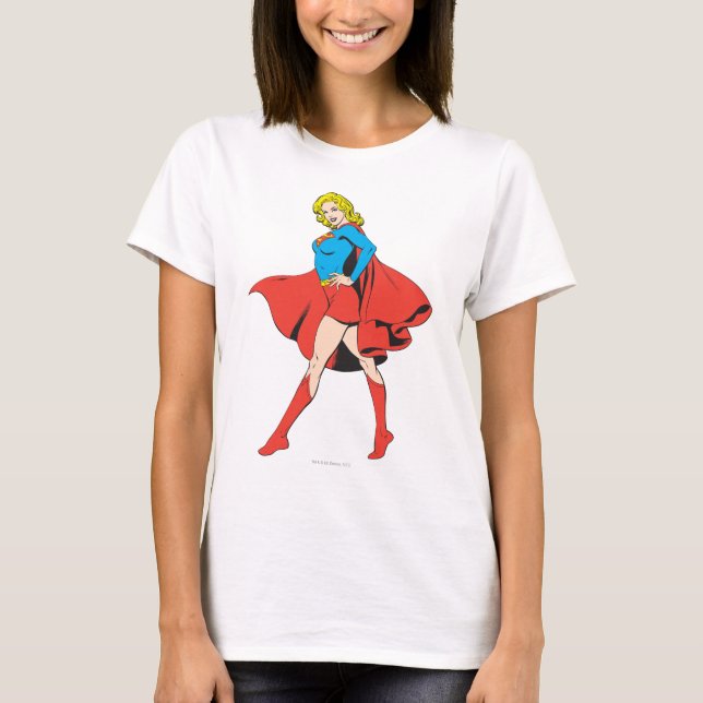 Supergirl schlägt eine Pose T-Shirt (Vorderseite)