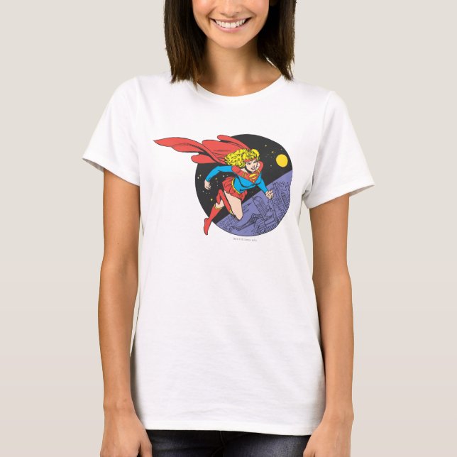 Supergirl springt im Weltraum T-Shirt (Vorderseite)