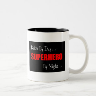 Superhero-Bäcker-Tasse Zweifarbige Tasse