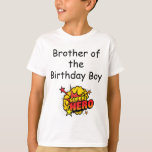 Superhero Birthday Brother T - Shirt<br><div class="desc">Geburtstag feiern ist eine Familienaffäre! Erhalten Sie passende Shirts für die ganze Familie,  damit Sie stilvoll feiern können. Es macht nicht nur Spaß,  das Thema zu spielen,  sondern es lässt andere Eltern leicht wissen,  wer die Gastgeber des Party sind! Diese Superhero Party Shirts sind die perfekte Touch!</div>