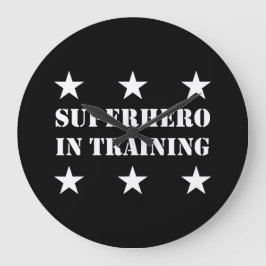 Superhero In Training Große Wanduhr