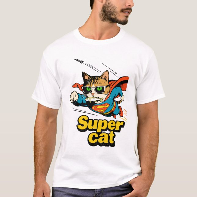 Superkatze fliegt mit Fisch  T-Shirt (Vorderseite)