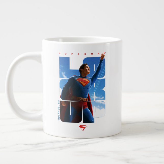 Superman schaut Pose nach oben Jumbo-Tasse (Links)