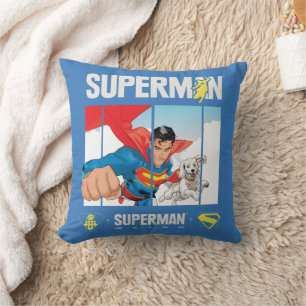 Superman und Krypto fliegen Kissen