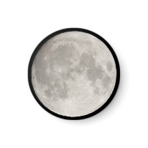 Supermond am schwarzen Himmel