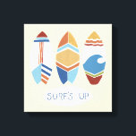 Surf ist auf! Surfbretter Leinwanddruck<br><div class="desc">Surf ist auf! Ich bis Juni Erica Vess. Mit drei Surfbrettern mit verschiedenen,  lustigen Designs und "Surf's Up" Phrase am unteren Bildrand.</div>