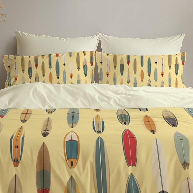 Surf Life | Retro Coastal Surfboard Print Yellow Kissenbezug (Von Creator hochgeladen)
