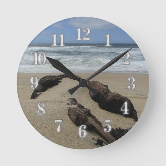 Surf Sand und Driftwood West Coast Landschaftsstra Runde Wanduhr (Vorderseite)