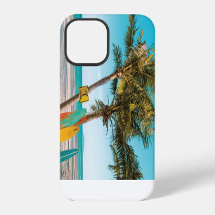 Surfboards auf Strand Kissen iPhone 12 Pro Hülle