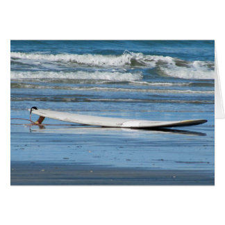 Surfbrett am Strand