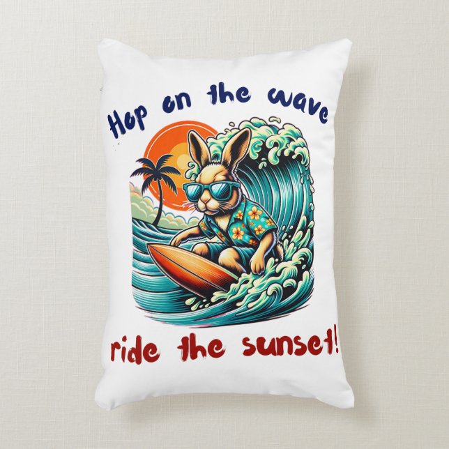 Surfbrett mit Sonnenbrille unter Sonnenuntergang Dekokissen (Vorderseite(Vertikal))