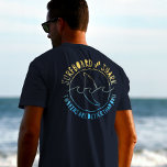 Surfbrett und Haifisch Funny Surfer Sommer T-Shirt<br><div class="desc">Hey! Bereit zum "Ride the Waves in Style" mit diesem Surfboard und Shark Funny Summer Beach Vacacacation Design? Du Liebe es! Dieses Design ist perfekt für diejenigen, die Liebe zu surfen und reiten die Wellen, und es ist auch eine lustige und einzigartige Ergänzung zu jedem Schrank. Warum also warten? Holen...</div>