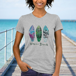 Surfbretter am Strand von Venedig T-Shirt