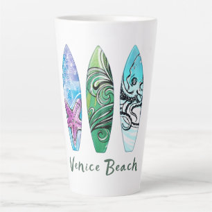 Surfbretter am Strand von Venice California Latte Milchtasse