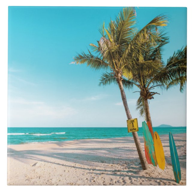 Surfbretter am Strand werfen Kissen Fliese (Vorderseite)