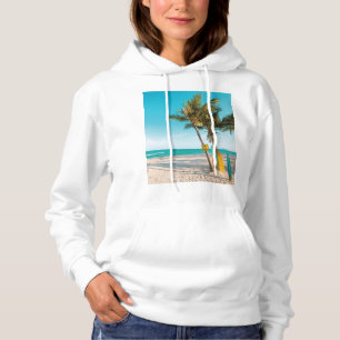 Surfbretter am Strand werfen Kissen Hoodie