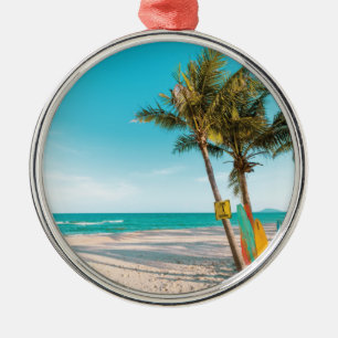 Surfbretter am Strand werfen Kissen Ornament Aus Metall