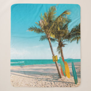 Surfbretter am Strand werfen Kissen Sherpadecke