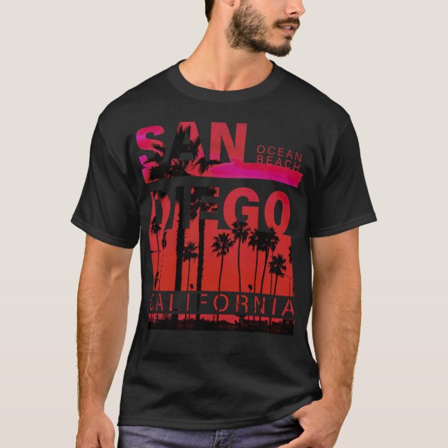 Surfen am Strand von San Diego  T-Shirt (Vorderseite)