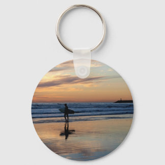 Surfen bei Sonnenuntergang Schlüsselanhänger
