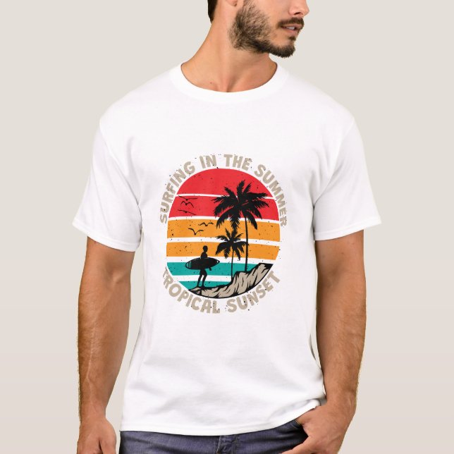 Surfen im Sommer T-Shirt (Vorderseite)