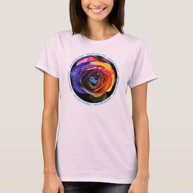 Surfen im T - Shirt der Rainbow-Rose (Vorderseite)